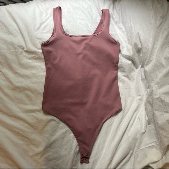 Abercrombie Square Neck Seamless Soft A&F Dusty Pink Bodysuit size Medium - Picture 2 of 12